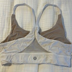 LULULEMON SPORTS BRA SIZE 4 WHITE WITH MESH DETAIL